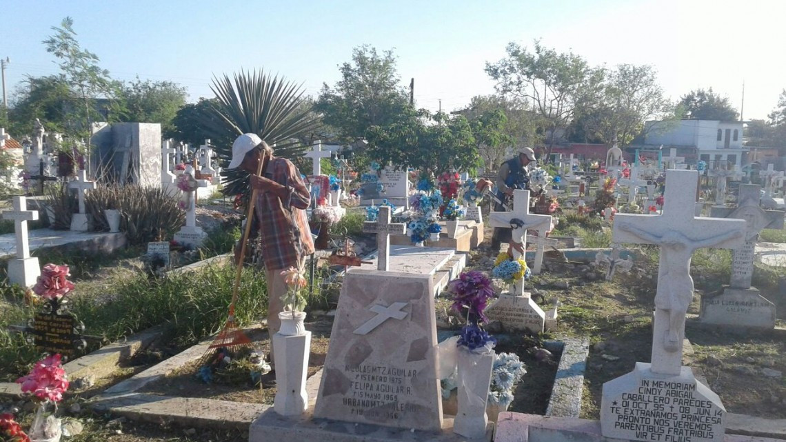 Panteones municipales limpios para visitantes