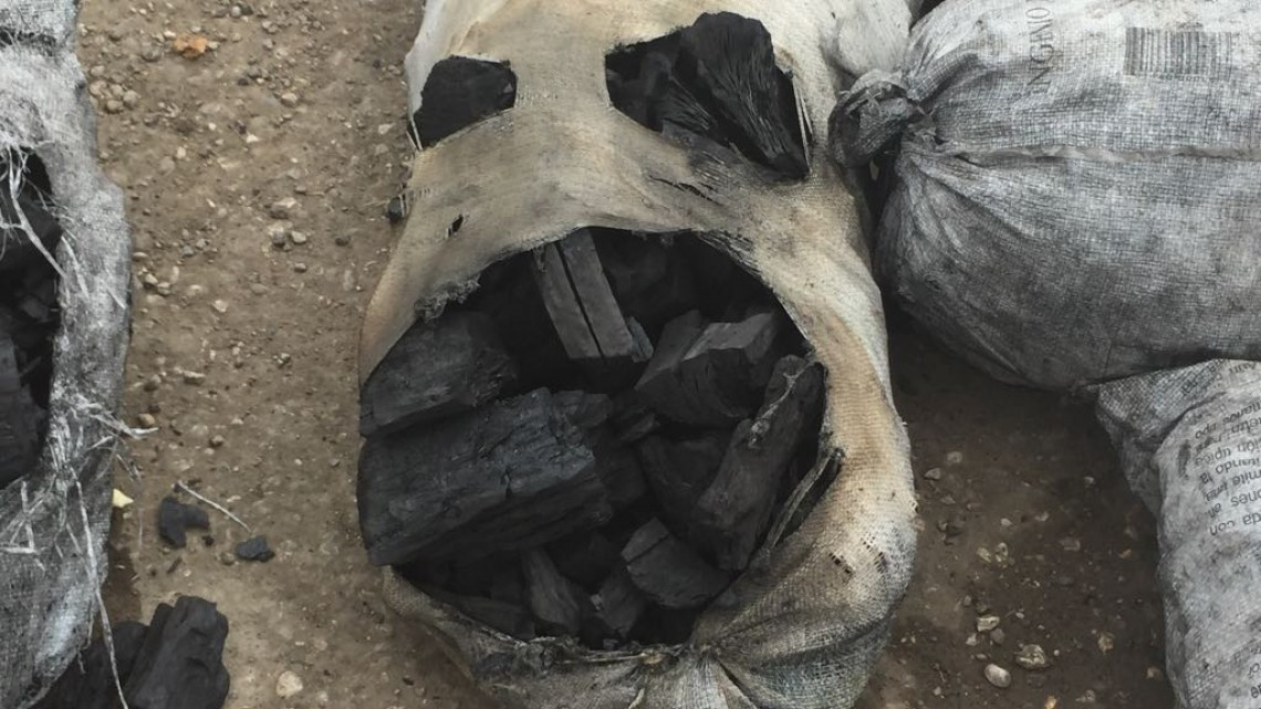 "No se hará la carnita asada", se incendia camión con carbón