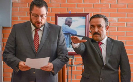 Armando García rinde protesta como alcalde suplente de Valle de Chalco
