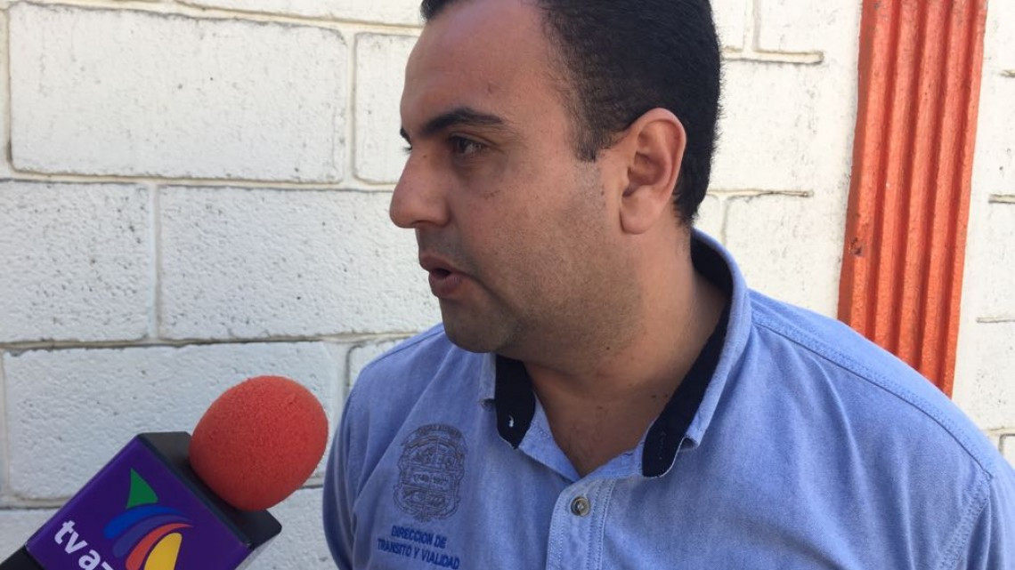 Realizan operativo para ordenar el transporte público 