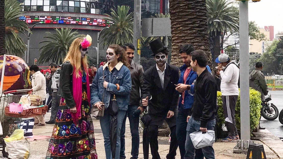 La CDMX se llena de color y tradición con el desfile del Día de Muertos