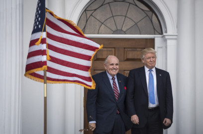 Rudy Giuliani se une al equipo legal de Trump