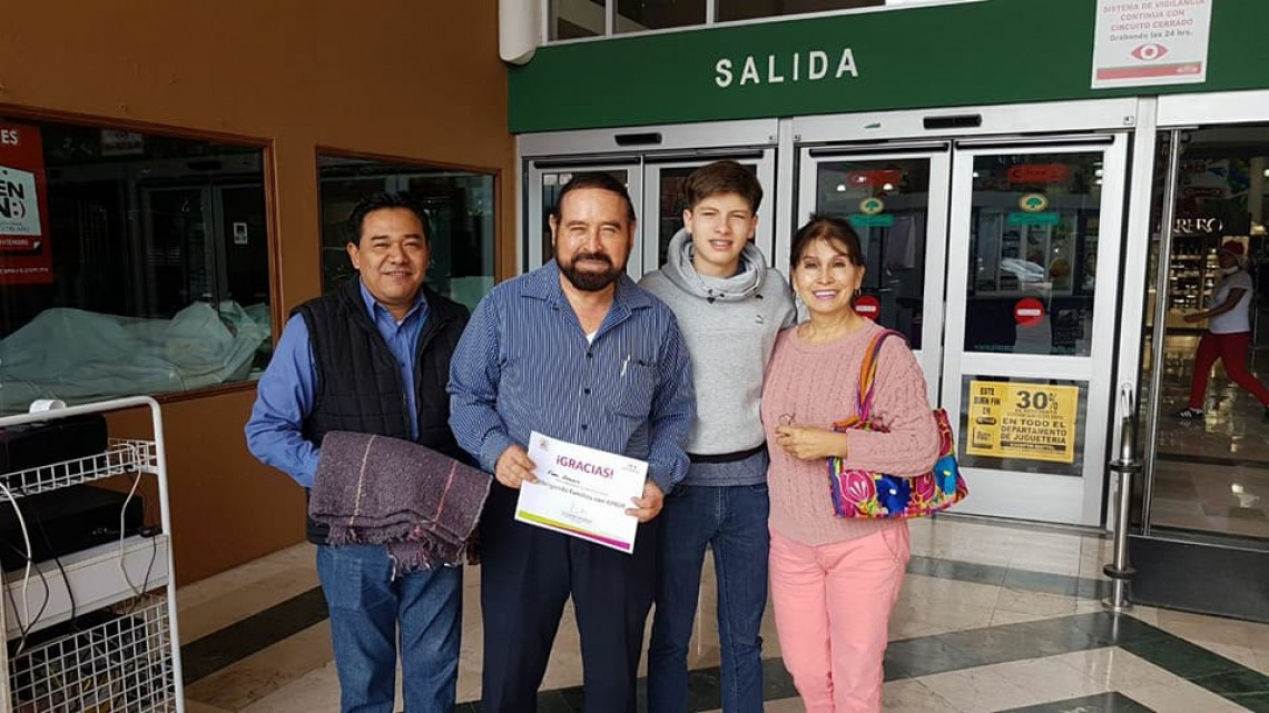 Realizan campaña "Abrigando Familias con Amor"