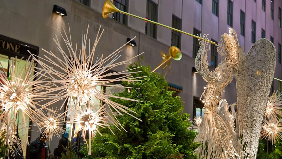 ¡Llegó la navidad! Encienden luces del tradicional árbol del Rockefeller