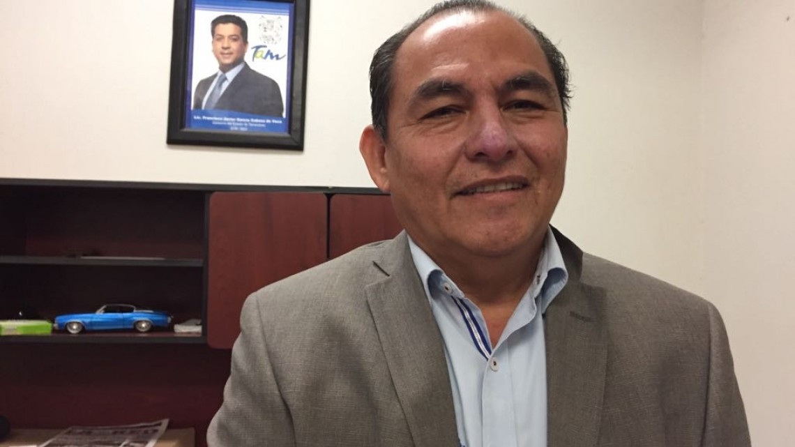 Largas filas en oficina fiscal de contribuyentes