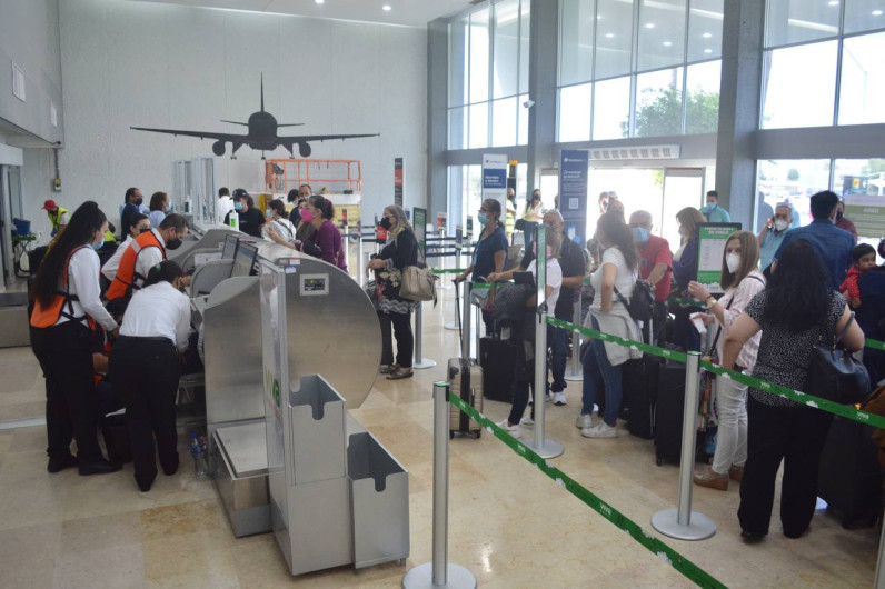 Incrementan usuarios en aeropuerto "Quetzalcóatl"