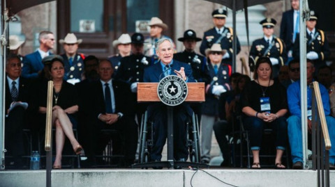 Gobernador de Texas pide a México destrabar tema de ductos de gas