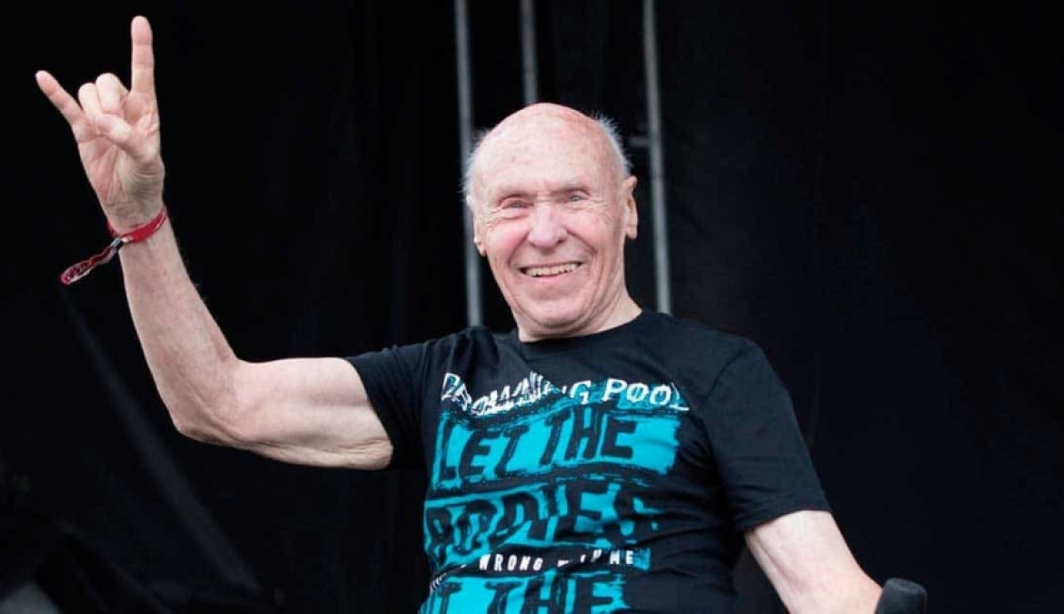 Abuelos se fugan de asilo para ir a concierto