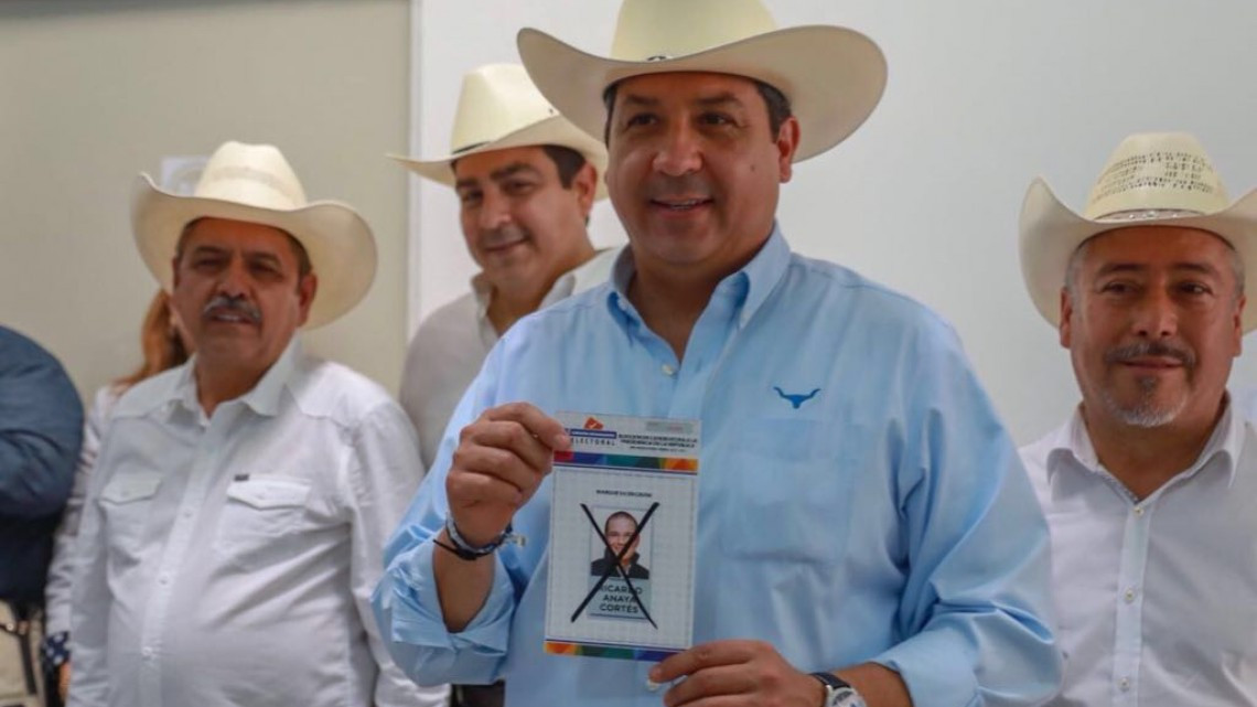 Acude Cabeza de Vaca a votar