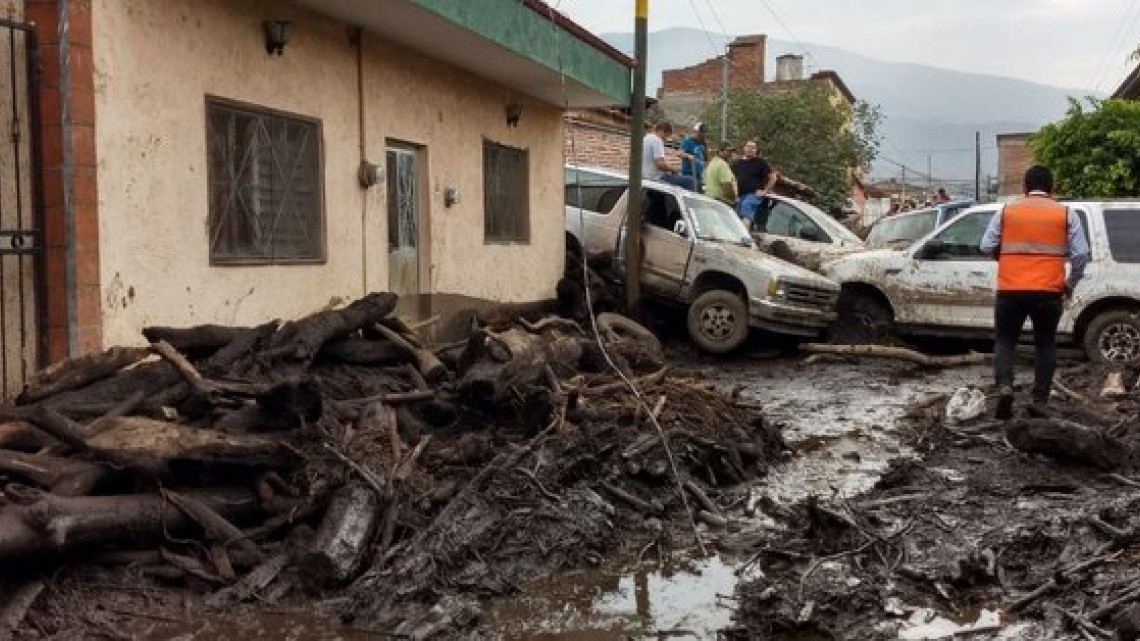 3 muertos tras desbordamiento de río en San Gabriel