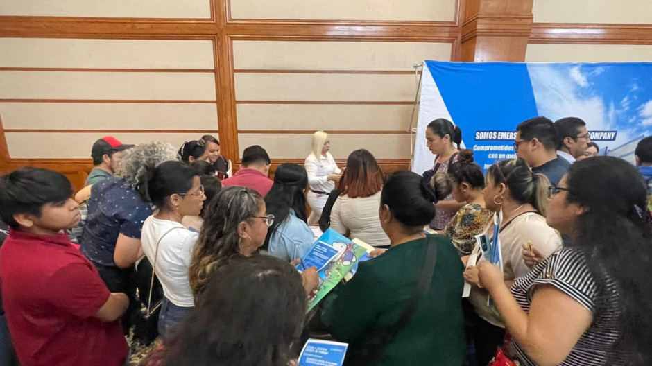 Maquiladoras ofrecen 160 vacantes en jornada laboral industrial