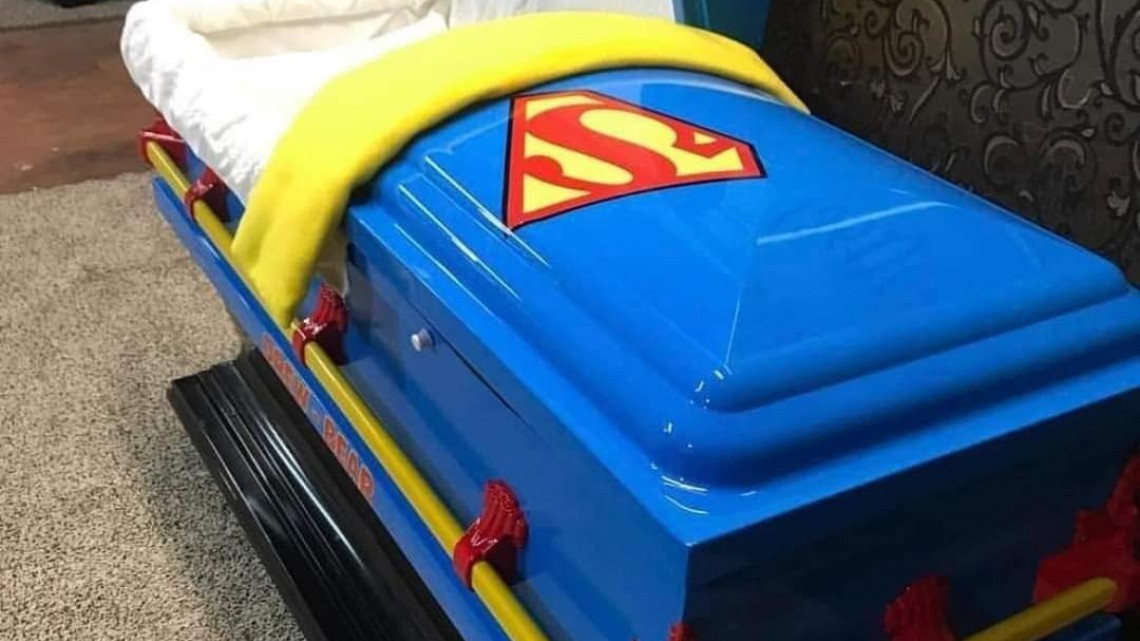 SoulShine dona ataúdes personalizados para víctimas de Uvalde