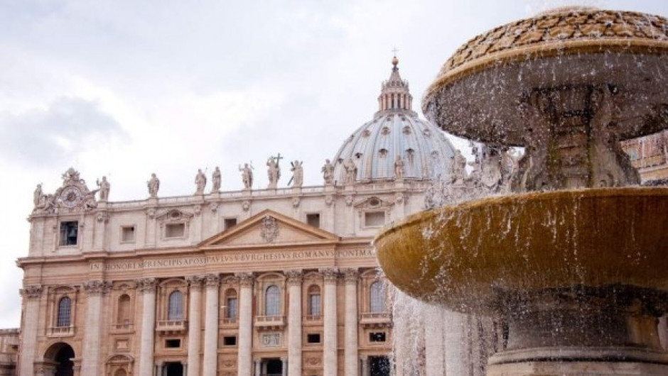 El Vaticano retira la inmunidad del nuncio de Francia por abusos