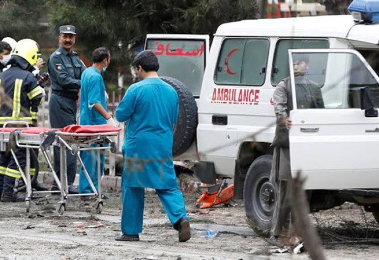 Al menos 20 estudiantes heridos tras explosión en universidad de Afganistán