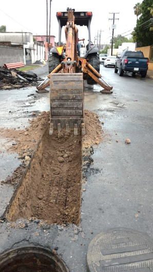 Continúa COMAPA con rehabilitación de drenaje sanitario en la colonia Beatty