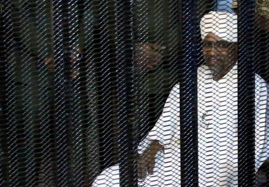 Omar al Bashir es condenado a dos años por corrupción 