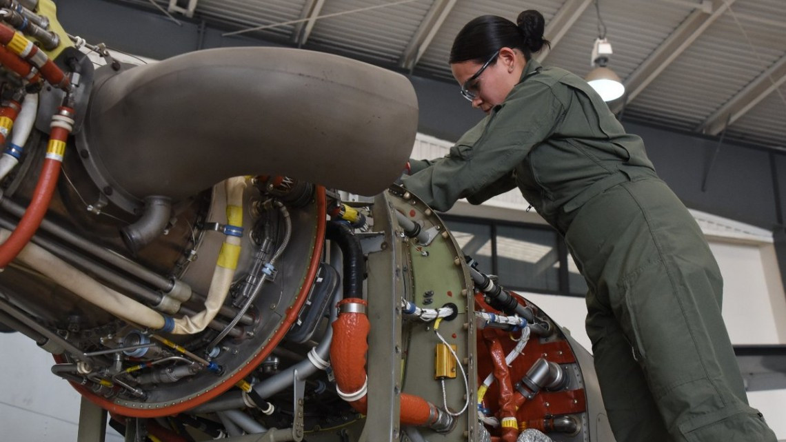 La primera tripulación femenina de la SEMAR 