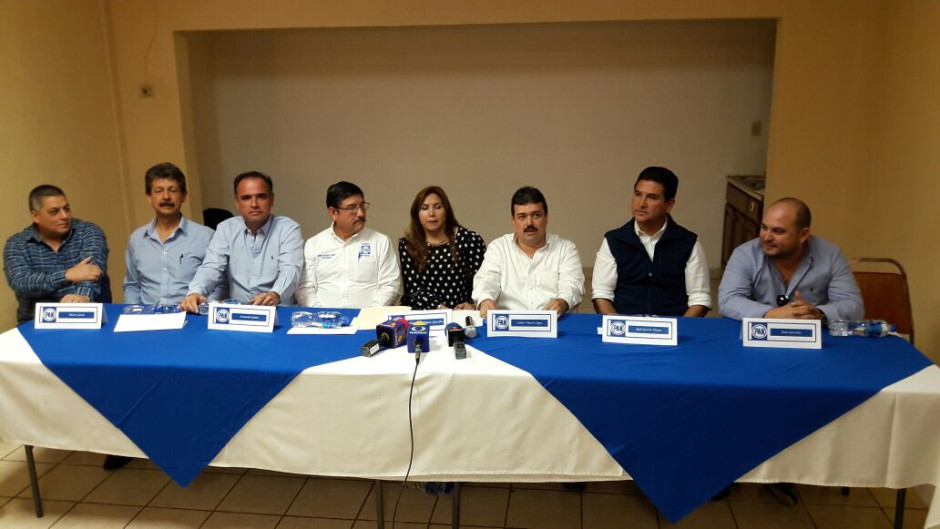 Liderazgos del PAN respaldan a Carlos Ulivarri