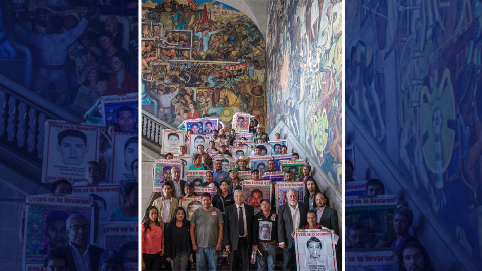 Reafirma AMLO compromiso con padres de los 43