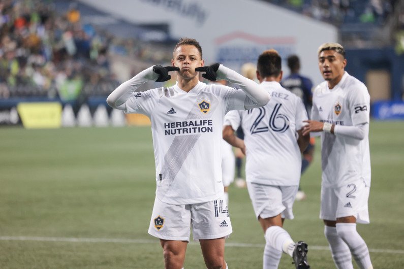 'Chicharito' Hernández anota frente al Seattle y aumenta su cuota goleadora 