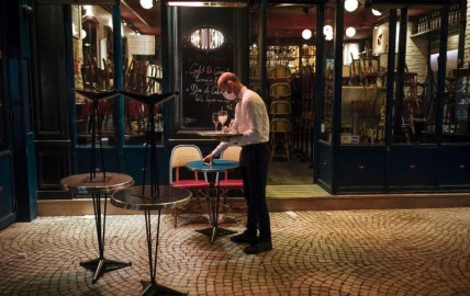 Por aumento de casos, imponen toque de queda en 8 ciudades de Francia 