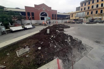 Demuelen parte de la Plaza Hijas de Tampico