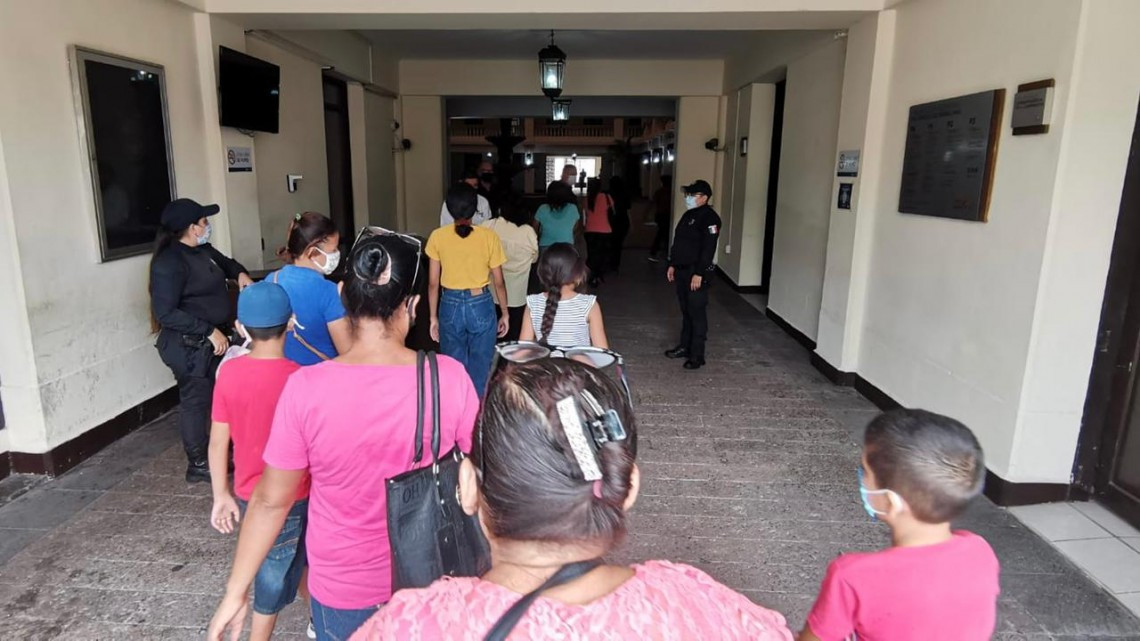 Piden apoyos de útiles escolares para huérfanos por la violencia 