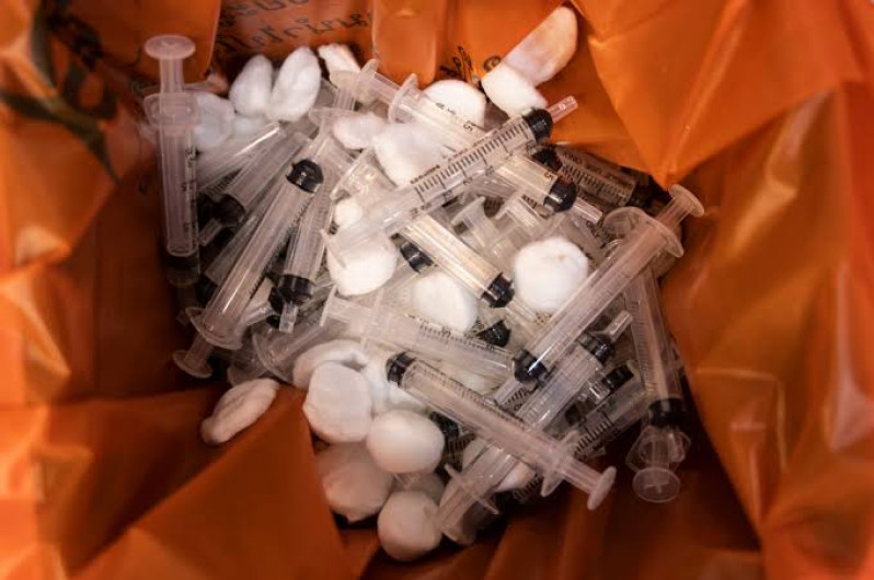 Detienen a sujeto por poner vacunas falsas contra Covid-19 en Chiapas