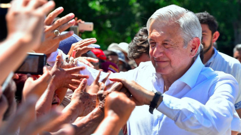 AMLO anuncia incremento de 40 mmdp para Salud en 2020