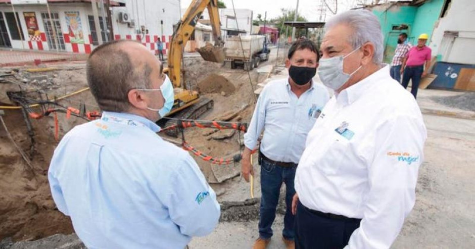 Aceleran reparación de socavones y puente en Nuevo Laredo