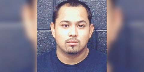 Le dan 30 años por asesinato de su hijastra