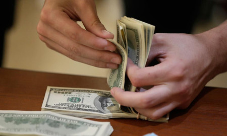 Dólar se vende en 19.23 en el AICM