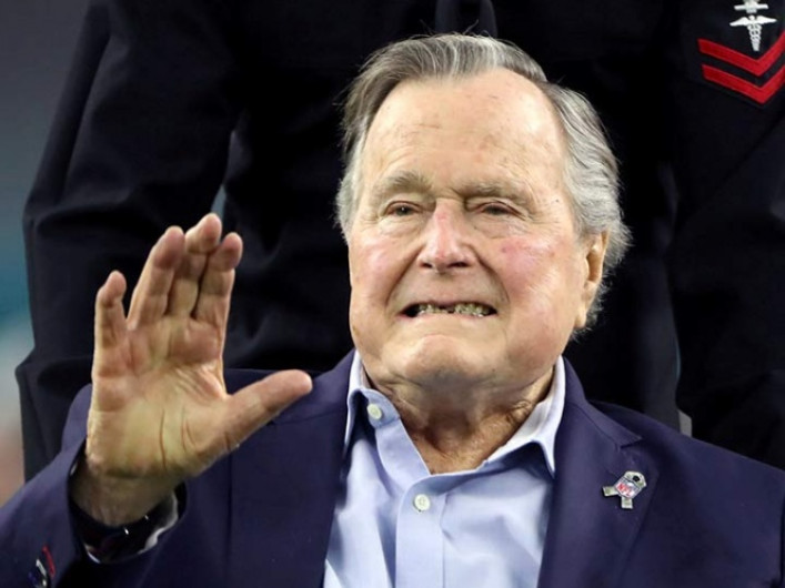 Hospitalizan a George H. Bush a semana de la muerte de su esposa