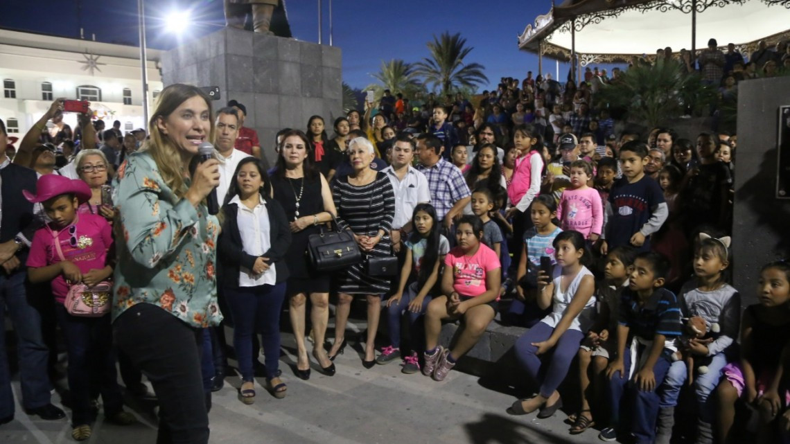 Maki Ortiz inaugura Festival Navideño 2017