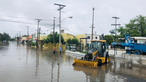 Lluvia causa encharcamientos en 100 colonias, la JAD activa plan de contingencia