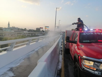 Desinfecta Municipio por segunda vez puentes 1 y 2 