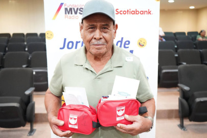 Agradecen ciudadanos cuarta campaña de aparatos auditivos en Nuevo Laredo