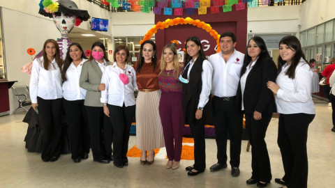 Ayuntamiento de Nuevo Laredo realiza el tradicional Altar de Muertos en memoria del Don Carlos Canturosas 