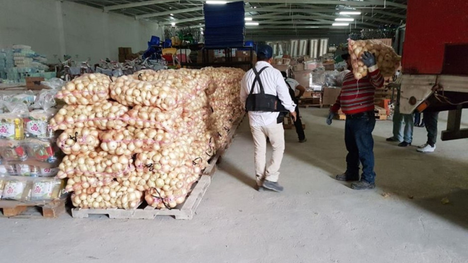 DIF Tamaulipas recibe donación de arpillas de cebolla