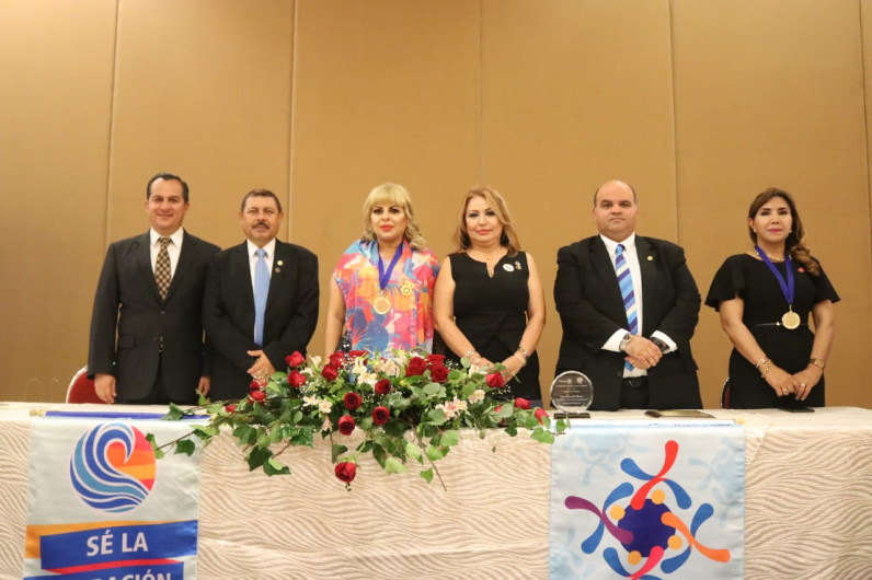 Toman protesta a directiva del Club Rotario Nuevo Milenio