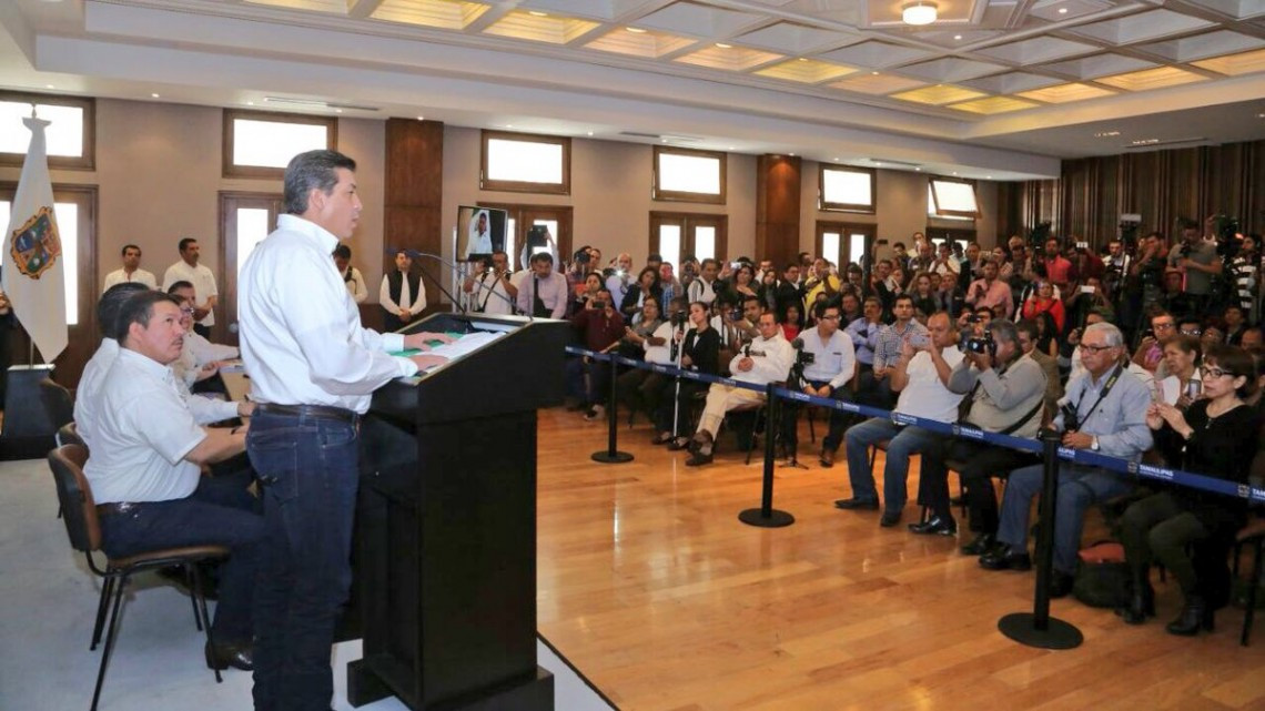 Presenta Cabeza de Vaca Plan de Austeridad