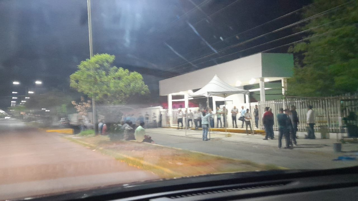 Toman maestros las oficinas de la SET