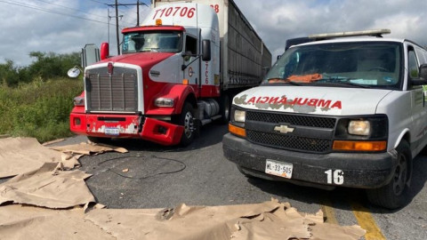 Tren choca contra tráiler en la Monterrey-Victoria 