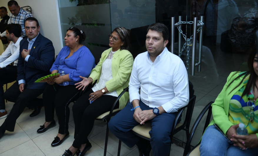 Morena aprueba blindaje y se atrincheran en oficinas de la JUCOPO