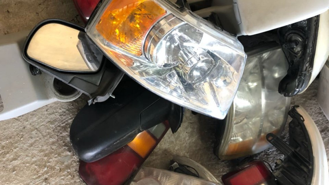 Aseguran establecimientos de autopartes