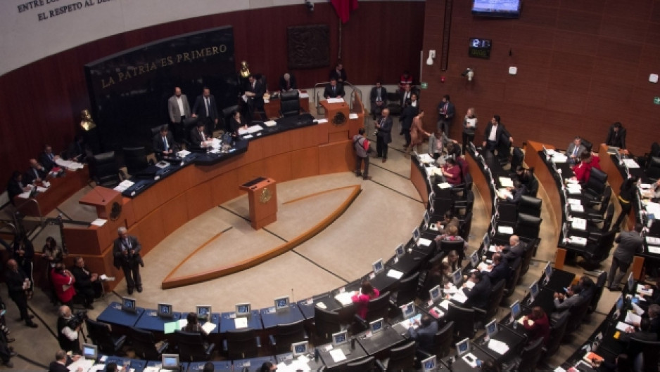 Frenan `aguinaldazo´ a legisladores 