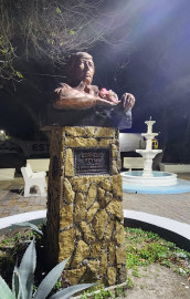 Rinde homenaje Gobierno del Alcalde Calos Peña Ortiz a Cornelio Reyna
