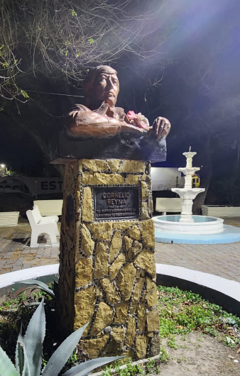 Rinde homenaje Gobierno del Alcalde Calos Peña Ortiz a Cornelio Reyna