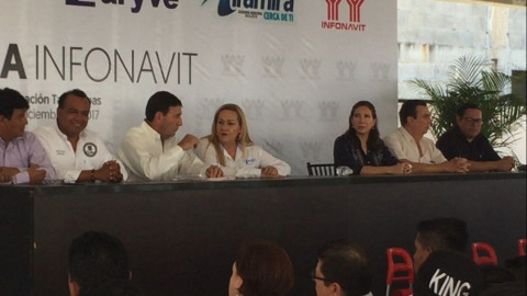 Se hacen entrega de escrituras a familias de Altamira