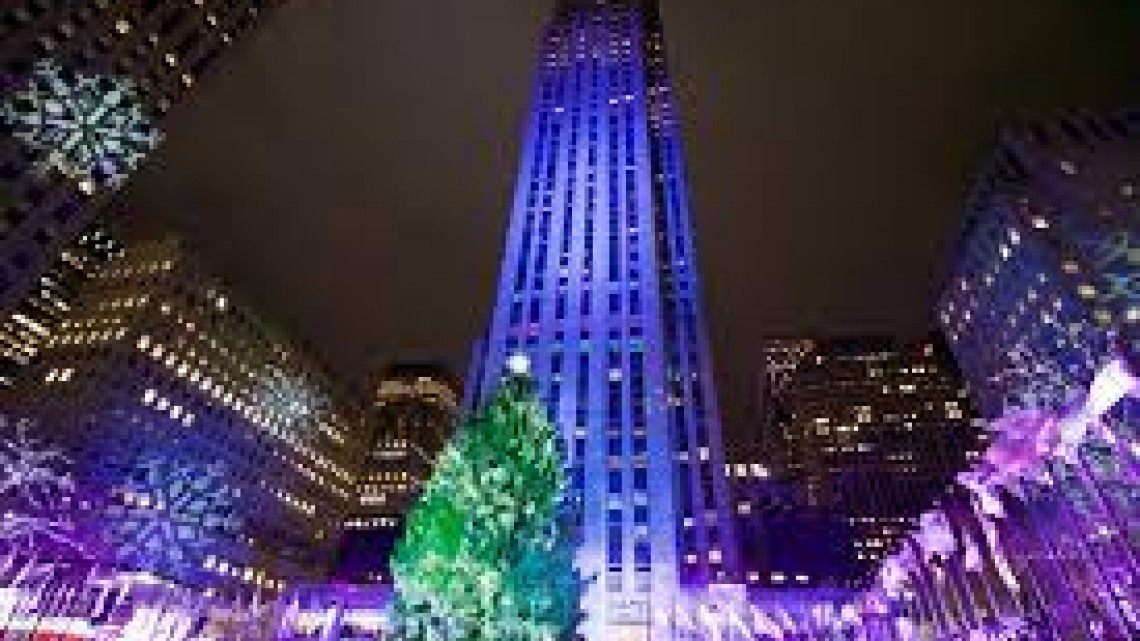 ¡Llegó la navidad! Encienden luces del tradicional árbol del Rockefeller
